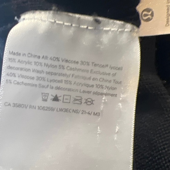 RARE Lululemon Cashmere Reversible Soft Relaxed Sweater Black 10 NWOT - Picture 12 of 13